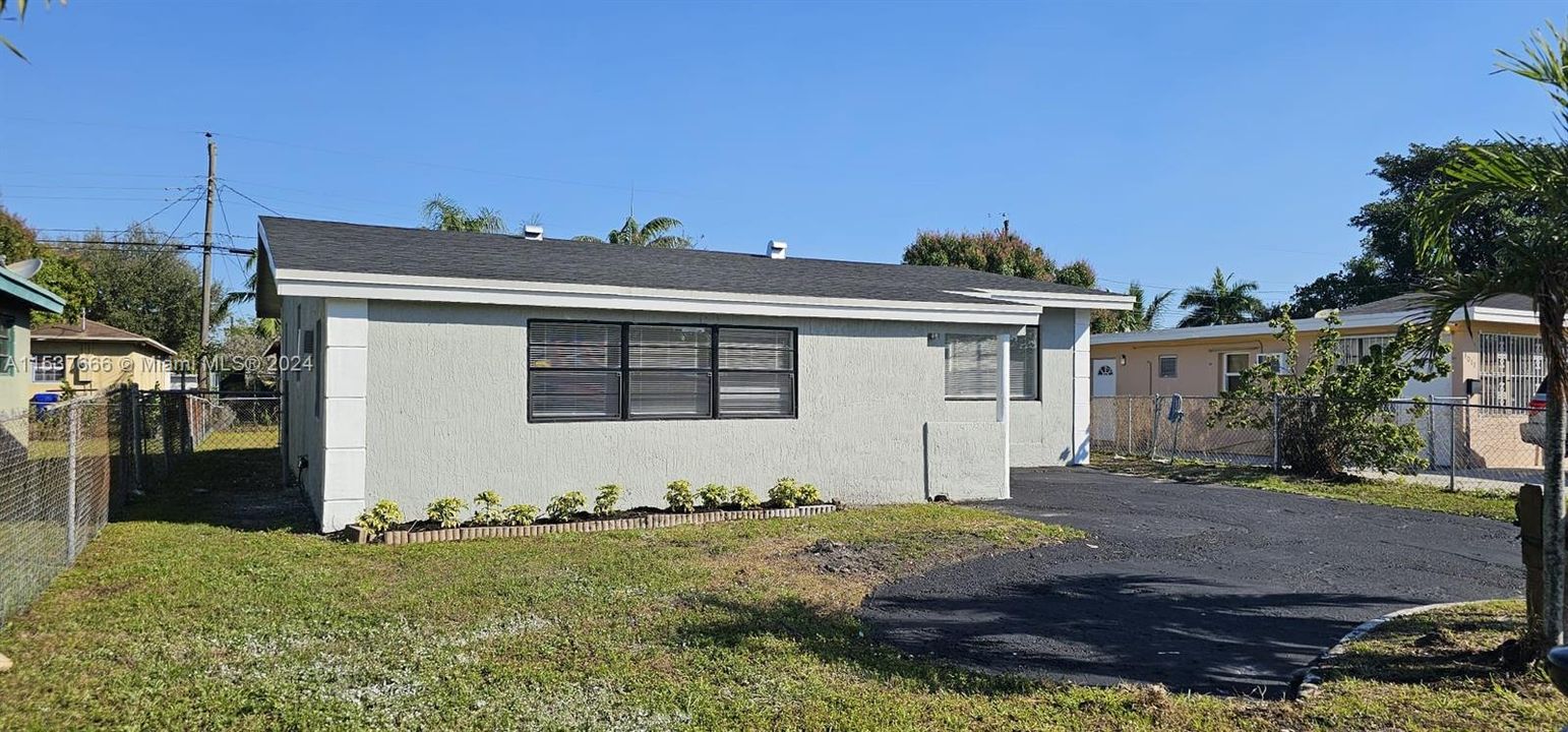 Recently Sold: $369,000 (3 beds, 1 baths, 1188 Square Feet)