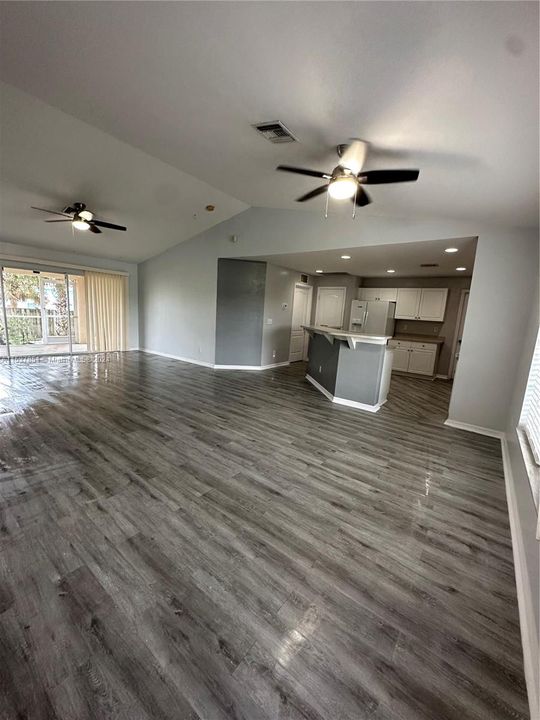 Recently Rented: $2,500 (3 beds, 2 baths, 1408 Square Feet)