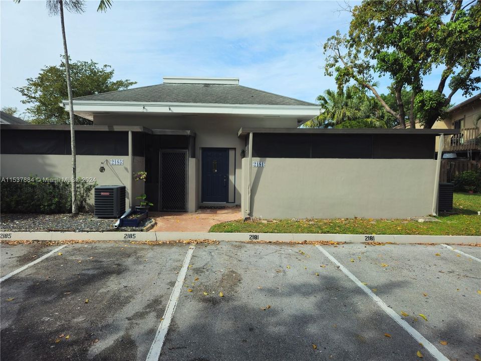 Recently Rented: $2,200 (2 beds, 2 baths, 687 Square Feet)