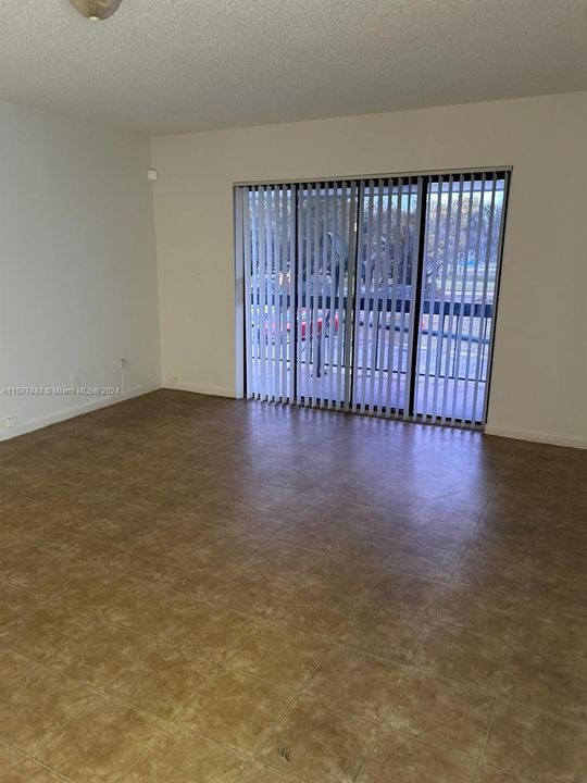 Recently Rented: $1,600 (1 beds, 1 baths, 800 Square Feet)