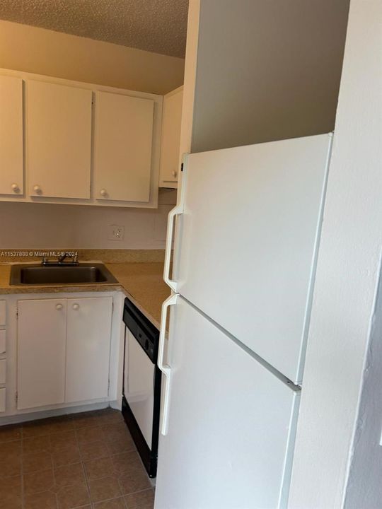 Recently Rented: $1,600 (1 beds, 1 baths, 800 Square Feet)