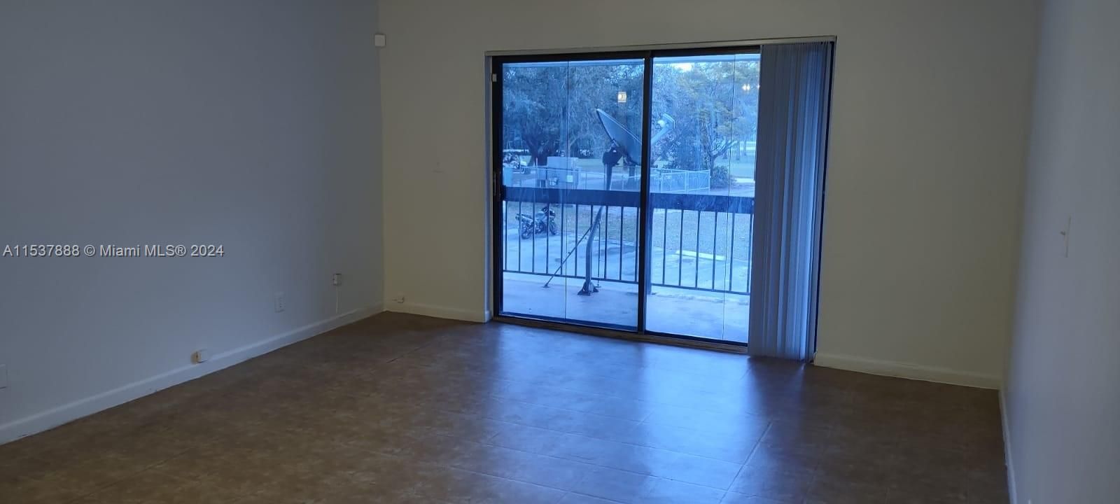 Recently Rented: $1,600 (1 beds, 1 baths, 800 Square Feet)