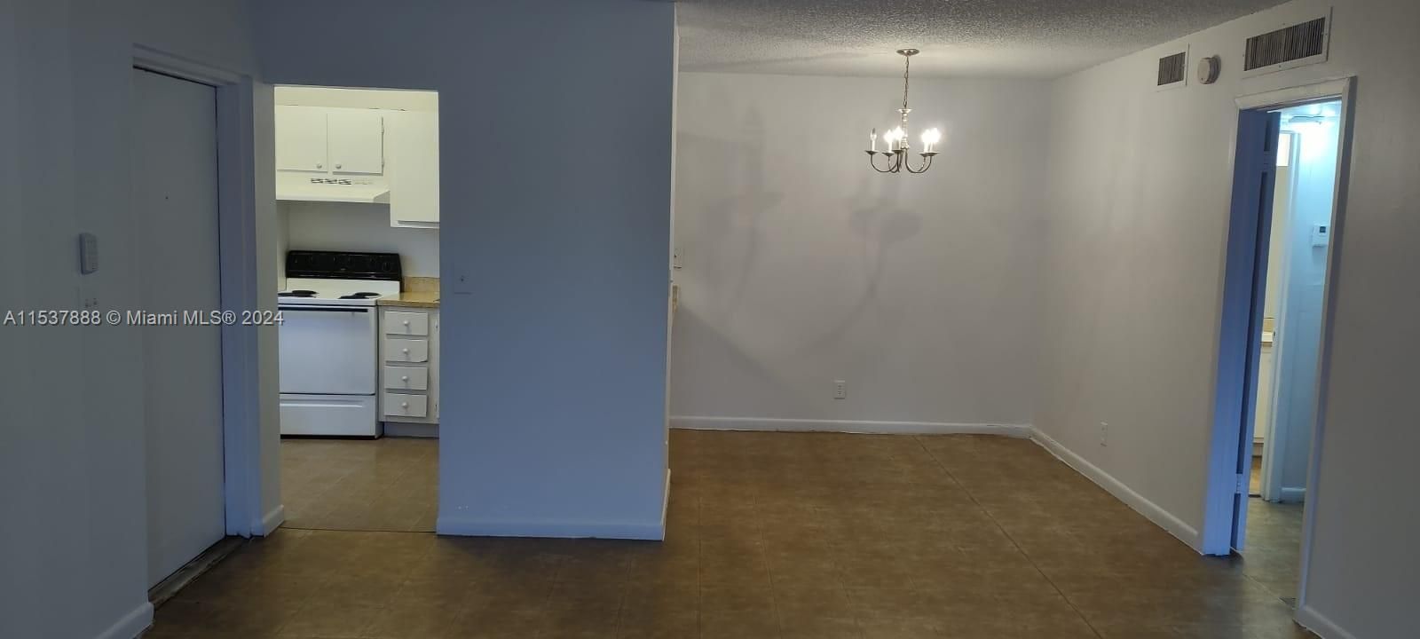 Recently Rented: $1,600 (1 beds, 1 baths, 800 Square Feet)