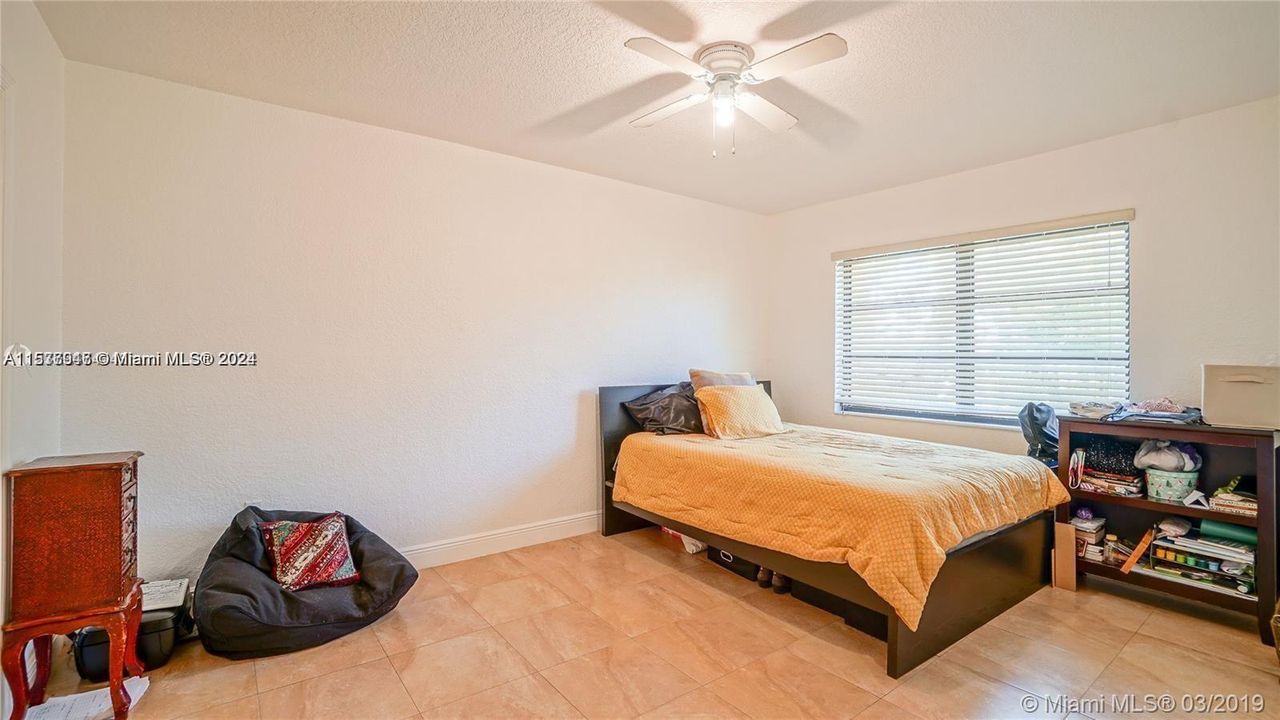 Recently Rented: $3,000 (3 beds, 2 baths, 1269 Square Feet)