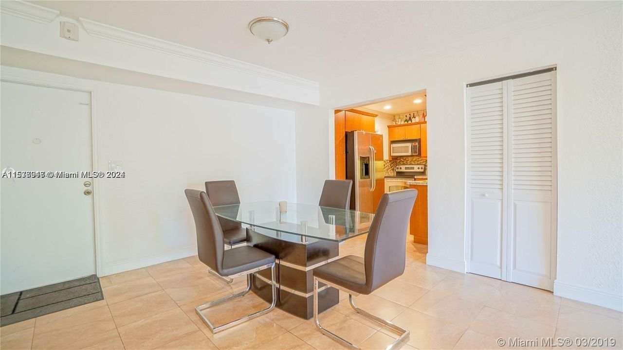 Recently Rented: $3,000 (3 beds, 2 baths, 1269 Square Feet)