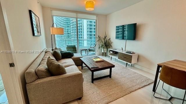 For Sale: $609,000 (1 beds, 1 baths, 748 Square Feet)