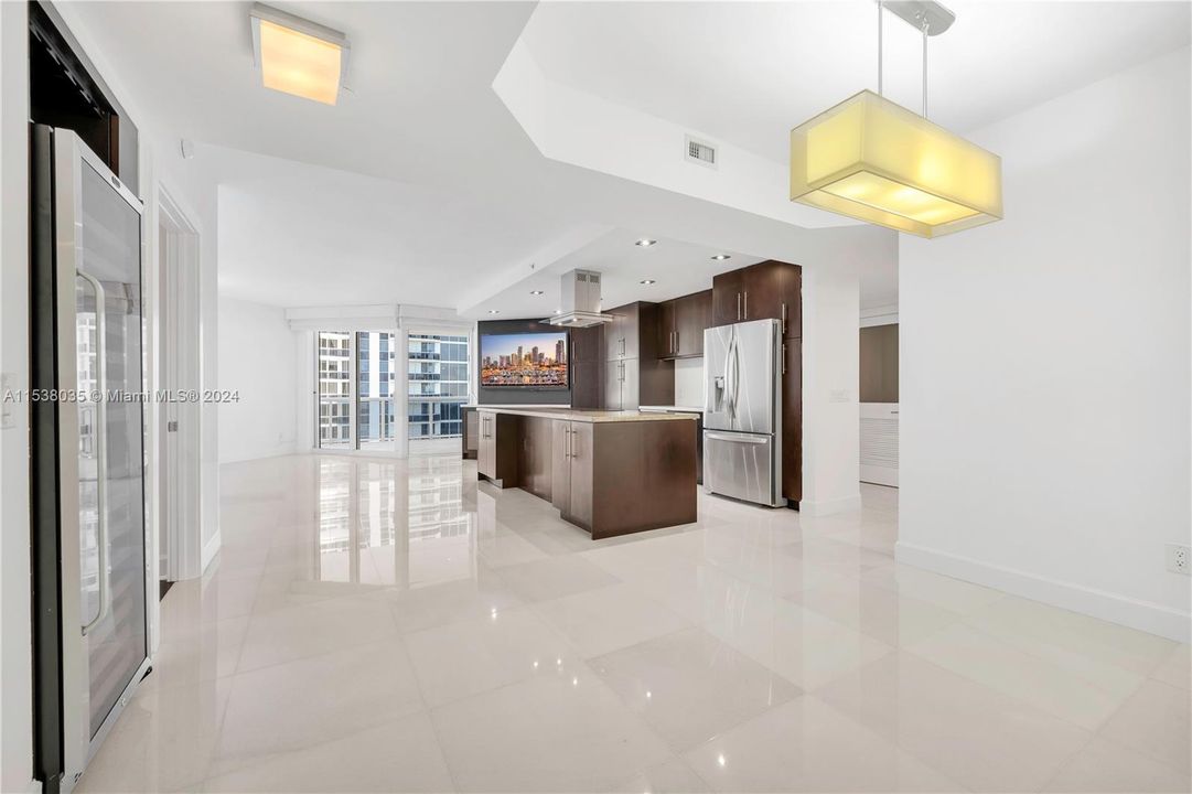 Recently Rented: $8,500 (2 beds, 2 baths, 1550 Square Feet)