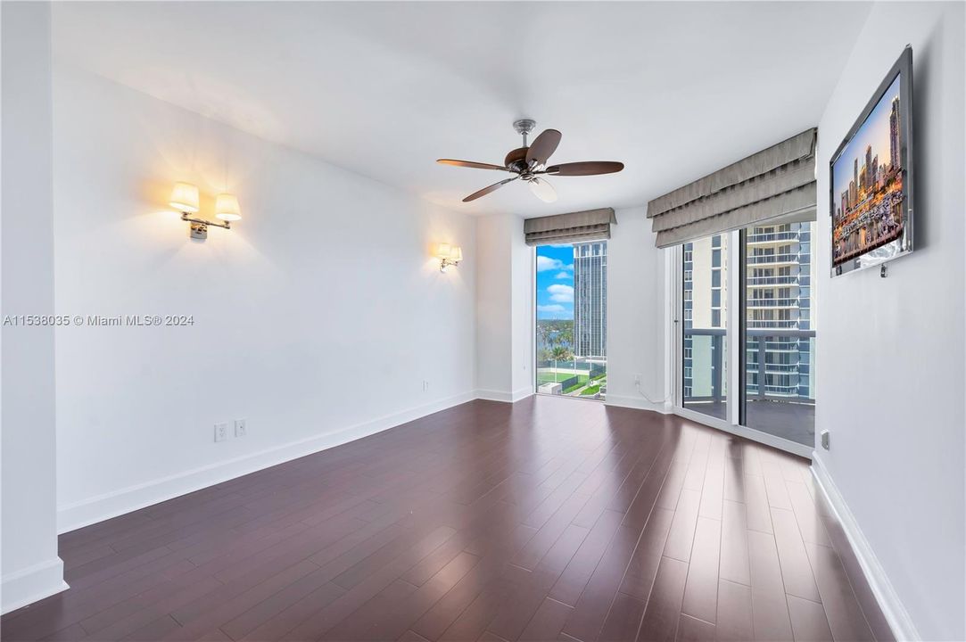 Recently Rented: $8,500 (2 beds, 2 baths, 1550 Square Feet)