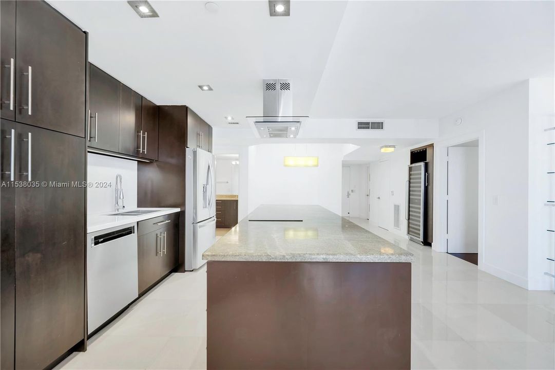 Recently Rented: $8,500 (2 beds, 2 baths, 1550 Square Feet)