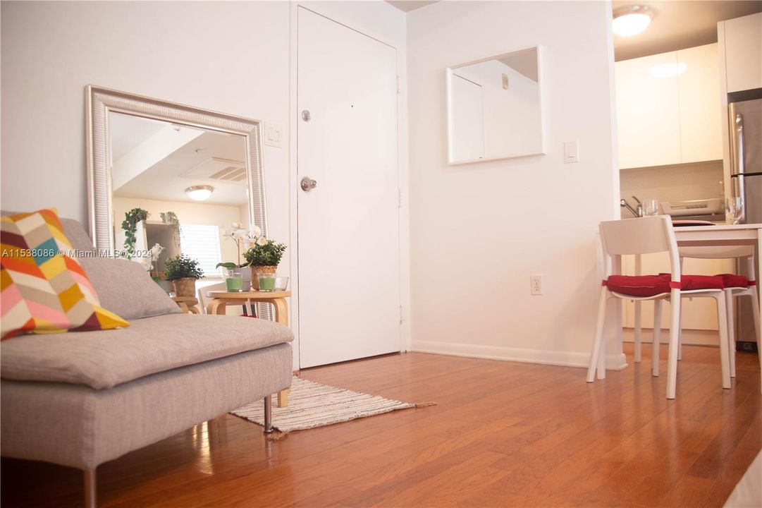 Recently Rented: $1,850 (0 beds, 1 baths, 350 Square Feet)