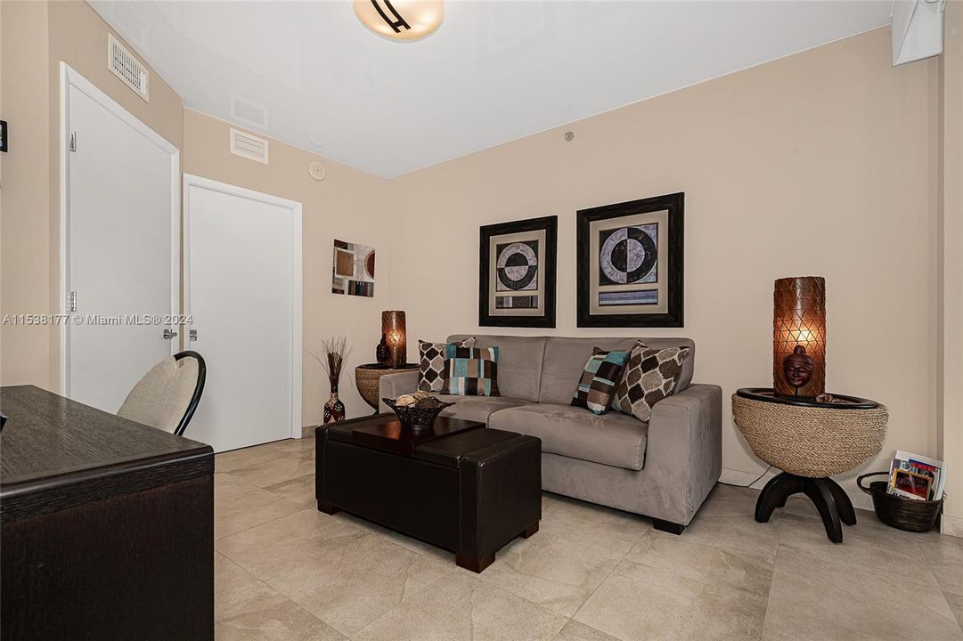 Active With Contract: $1,200,000 (2 beds, 2 baths, 1458 Square Feet)