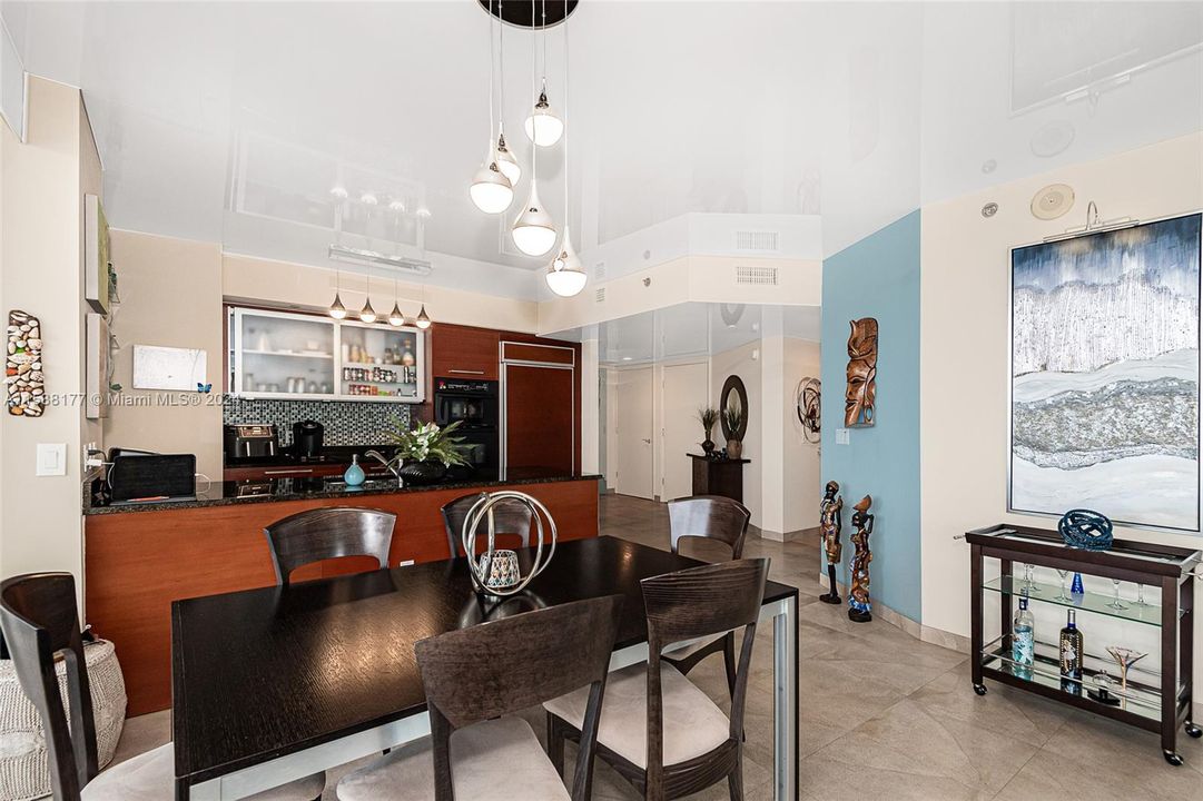 For Sale: $1,200,000 (2 beds, 2 baths, 1458 Square Feet)