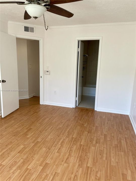 最近售出: $435,000 (2 贝兹, 2 浴室, 1000 平方英尺)