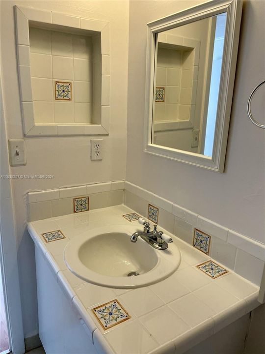 最近售出: $435,000 (2 贝兹, 2 浴室, 1000 平方英尺)