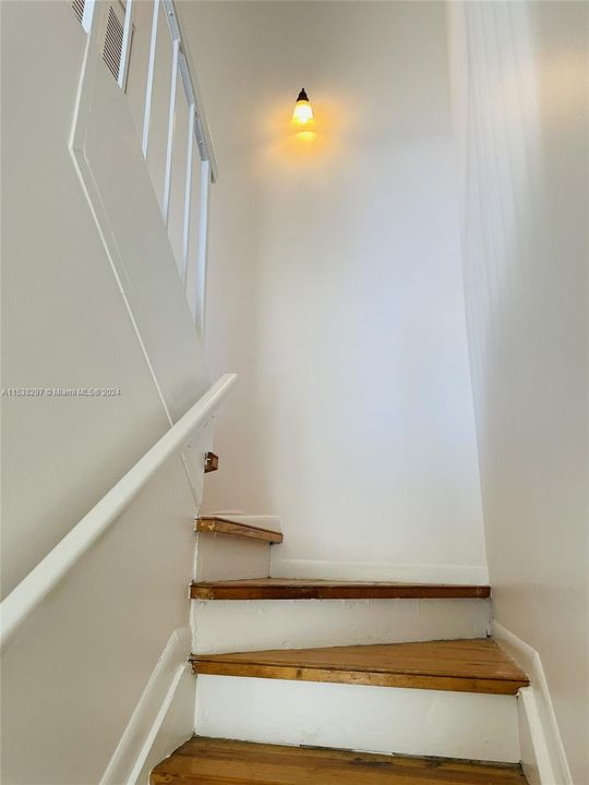 最近售出: $435,000 (2 贝兹, 2 浴室, 1000 平方英尺)