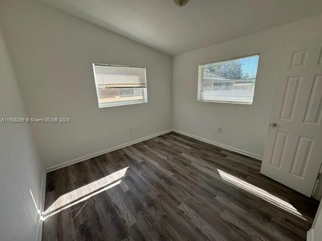 Recently Rented: $2,500 (3 beds, 1 baths, 0 Square Feet)