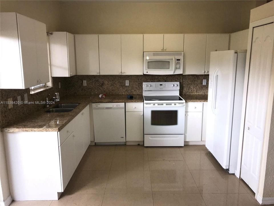 Recently Rented: $3,300 (4 beds, 3 baths, 1507 Square Feet)