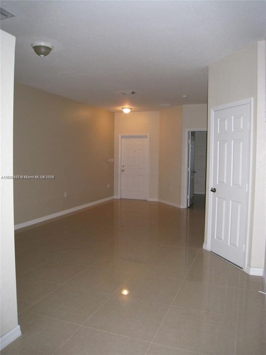 Recently Rented: $3,300 (4 beds, 3 baths, 1507 Square Feet)