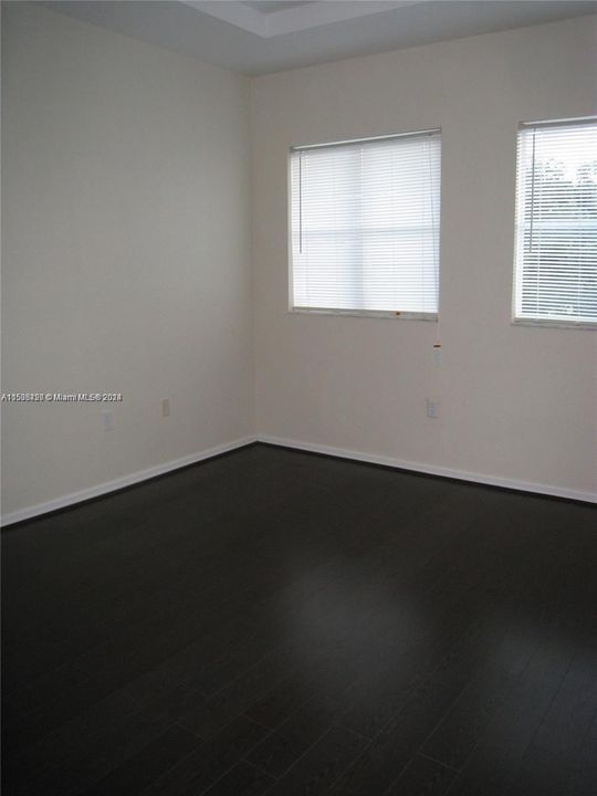 Recently Rented: $3,300 (4 beds, 3 baths, 1507 Square Feet)