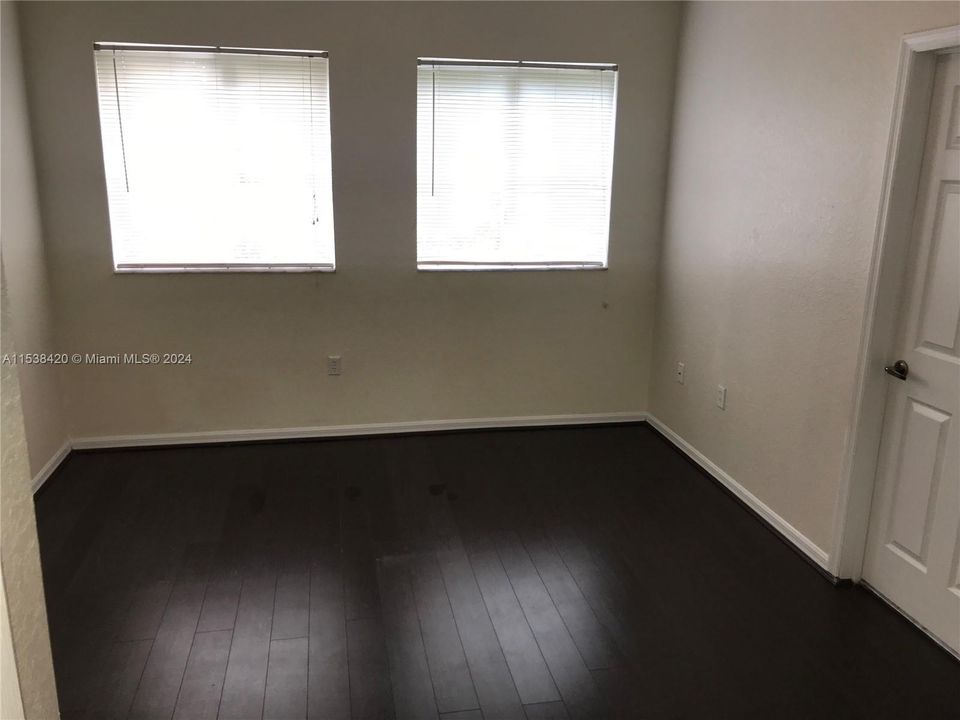 Recently Rented: $3,300 (4 beds, 3 baths, 1507 Square Feet)