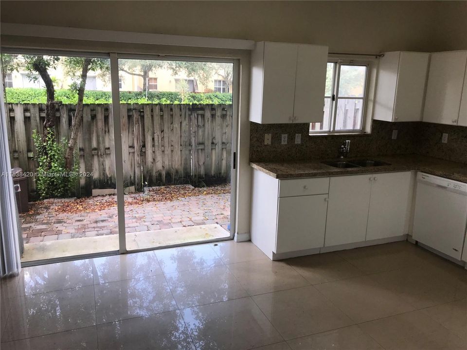 Recently Rented: $3,300 (4 beds, 3 baths, 1507 Square Feet)