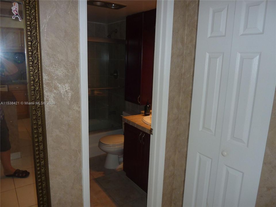 For Sale: $129,700 (1 beds, 1 baths, 675 Square Feet)