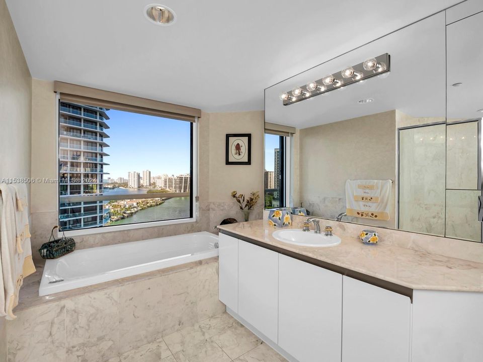 Active With Contract: $2,425,000 (3 beds, 3 baths, 2580 Square Feet)