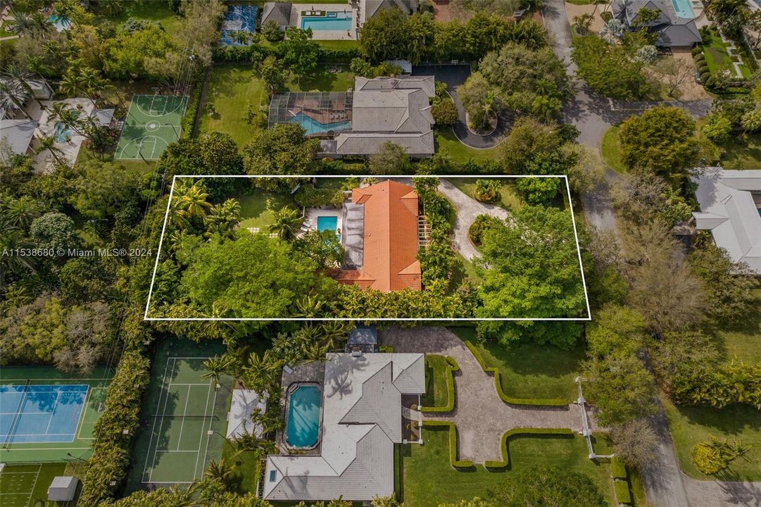 En Venta: $4,495,000 (5 camas, 3 baños, 3750 Pies cuadrados)