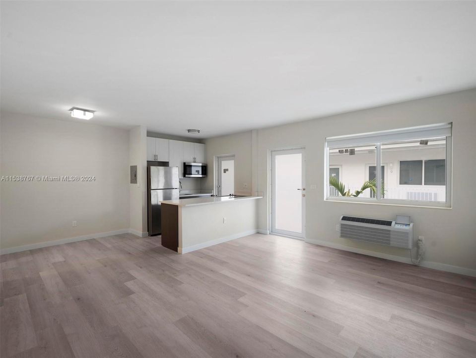 Recently Rented: $2,200 (1 beds, 1 baths, 680 Square Feet)