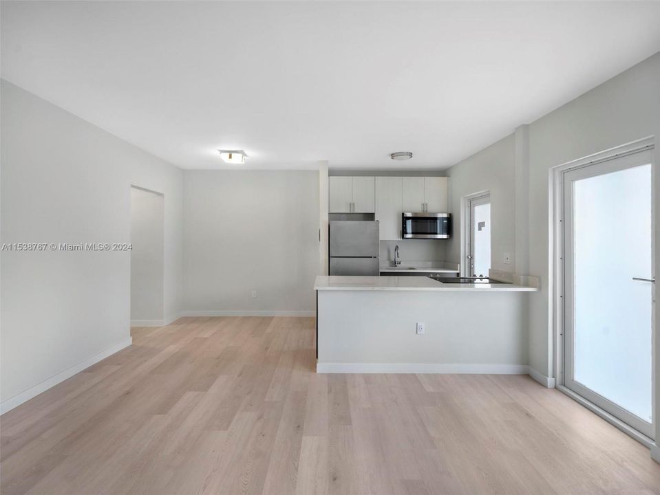 Recently Rented: $2,200 (1 beds, 1 baths, 680 Square Feet)