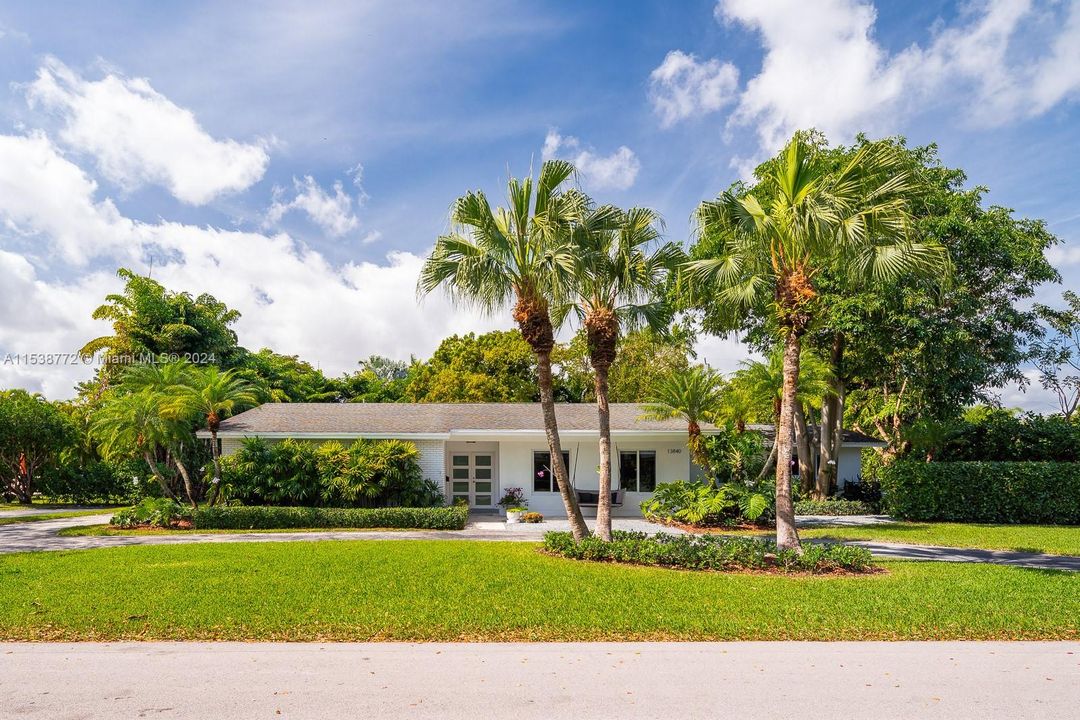 Recently Sold: $1,749,000 (4 beds, 3 baths, 2340 Square Feet)