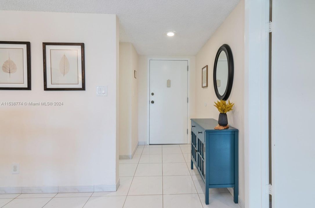 Active With Contract: $329,000 (2 beds, 2 baths, 1235 Square Feet)