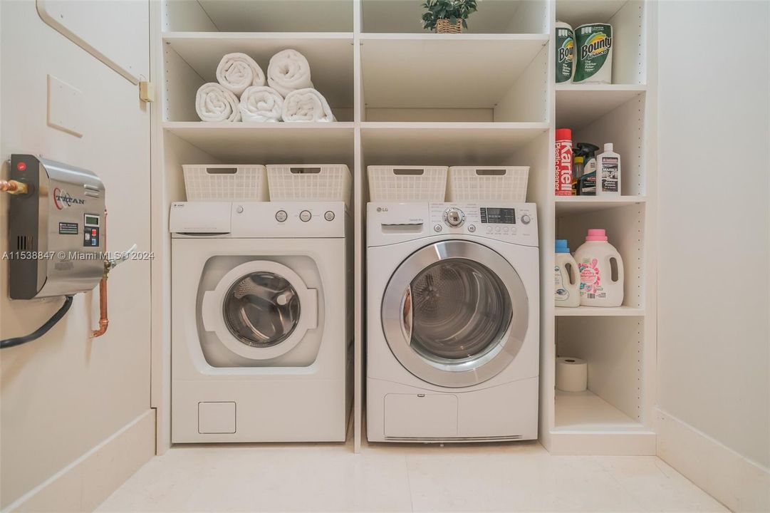Modern Equipped Laundry Room