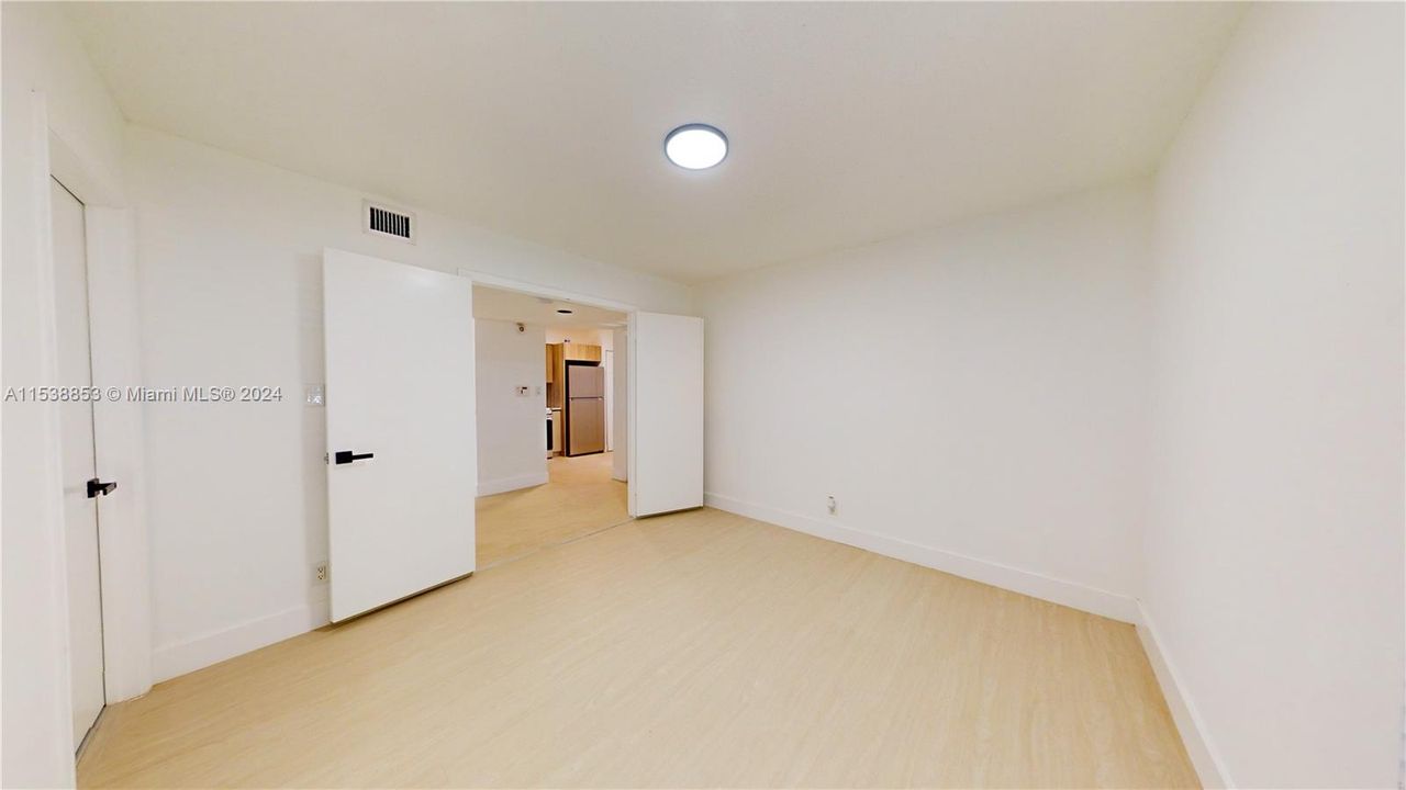 Active With Contract: $335,000 (2 beds, 2 baths, 1224 Square Feet)