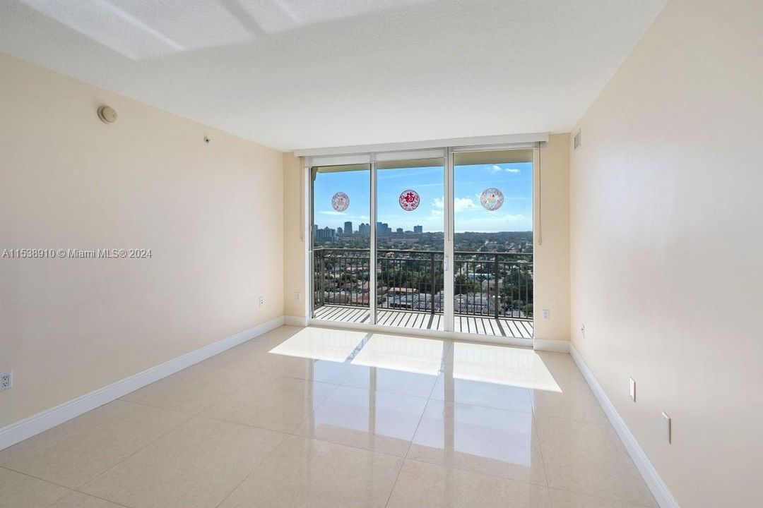 Recently Rented: $4,300 (3 beds, 3 baths, 1575 Square Feet)