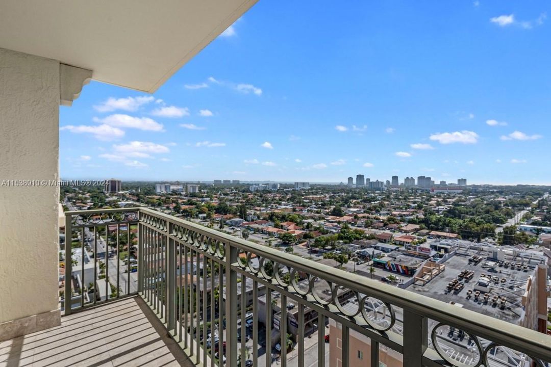 Recently Rented: $4,300 (3 beds, 3 baths, 1575 Square Feet)