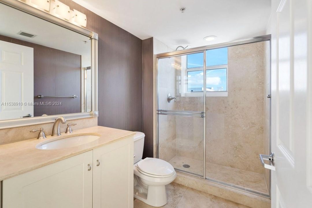 Recently Rented: $4,300 (3 beds, 3 baths, 1575 Square Feet)