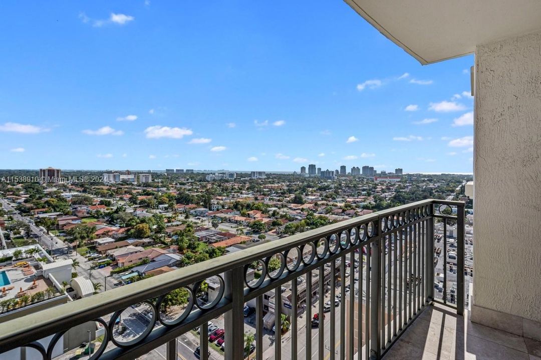 Recently Rented: $4,300 (3 beds, 3 baths, 1575 Square Feet)