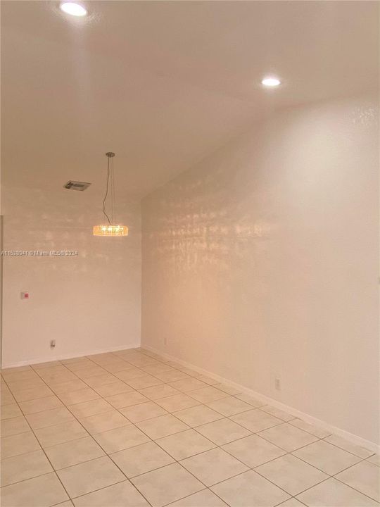 Recientemente alquilado: $2,950 (2 camas, 2 baños, 1044 Pies cuadrados)