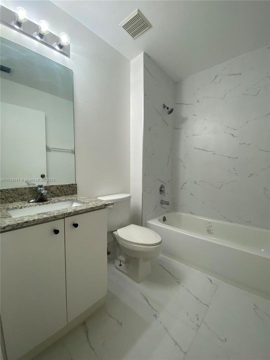 Recientemente alquilado: $2,950 (2 camas, 2 baños, 1044 Pies cuadrados)