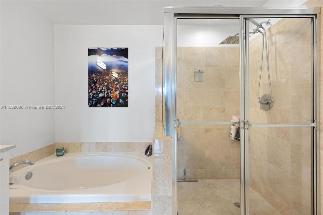 На продажу: $865,000 (2 спален, 2 ванн, 2020 Квадратных фут)