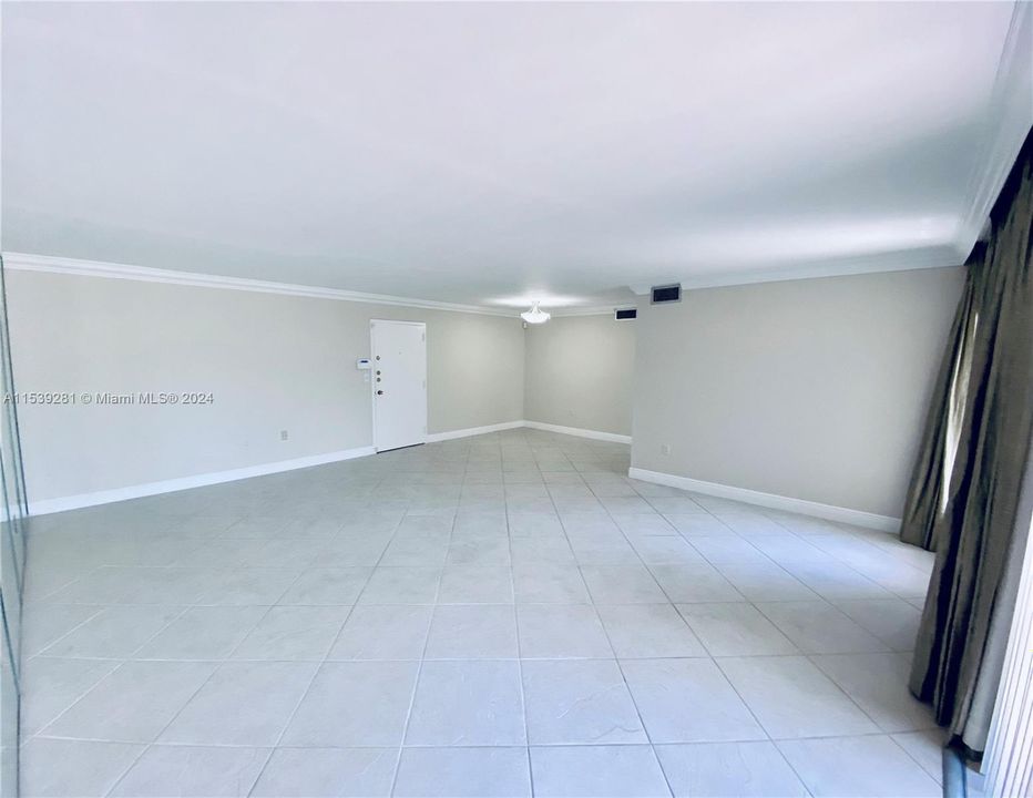 Recently Sold: $405,000 (1 beds, 1 baths, 885 Square Feet)