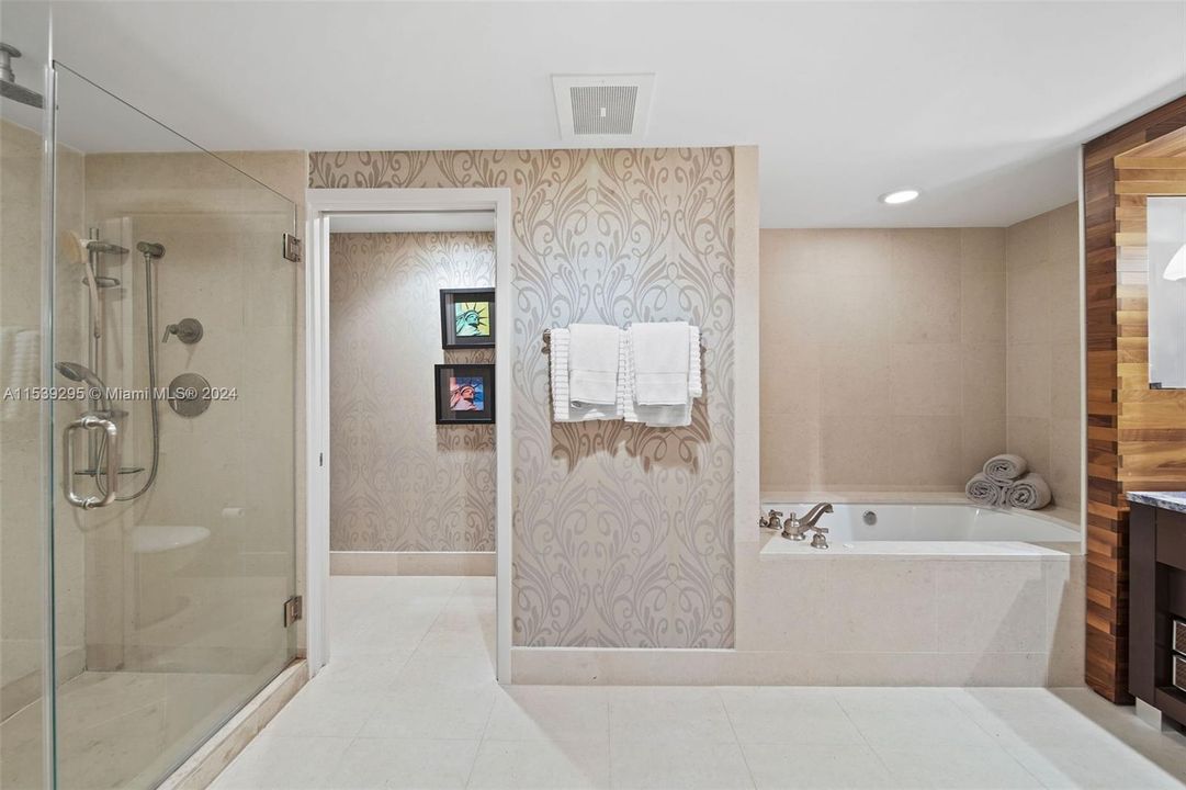 待售: $2,650,000 (2 贝兹, 2 浴室, 1565 平方英尺)
