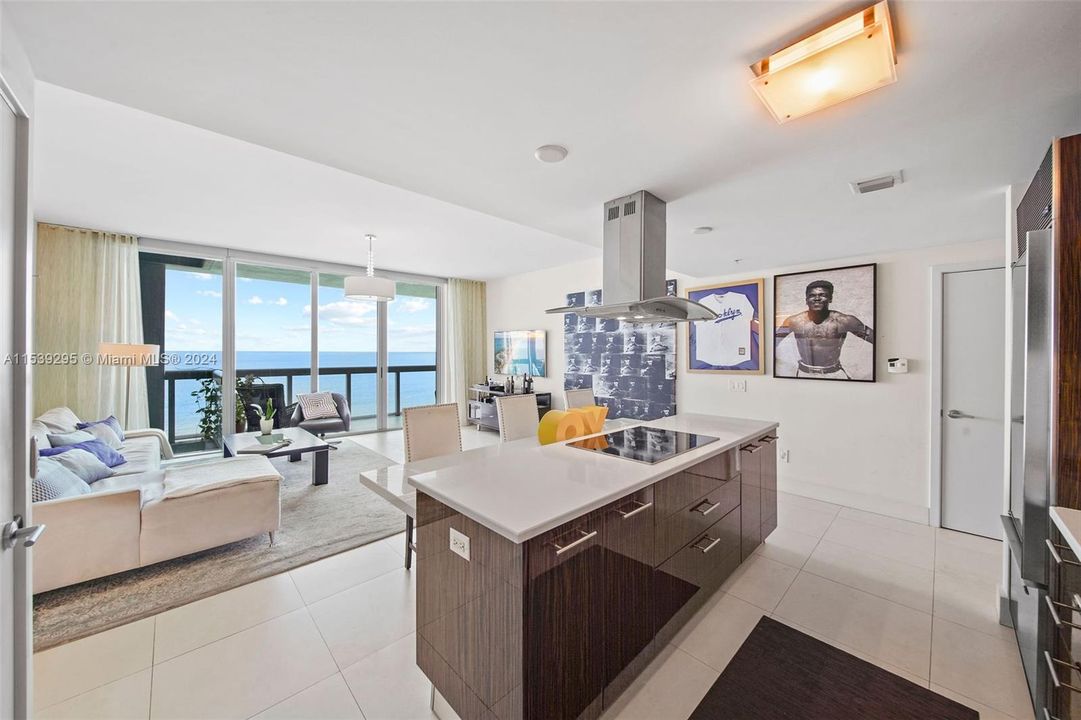 For Sale: $2,650,000 (2 beds, 2 baths, 1565 Square Feet)