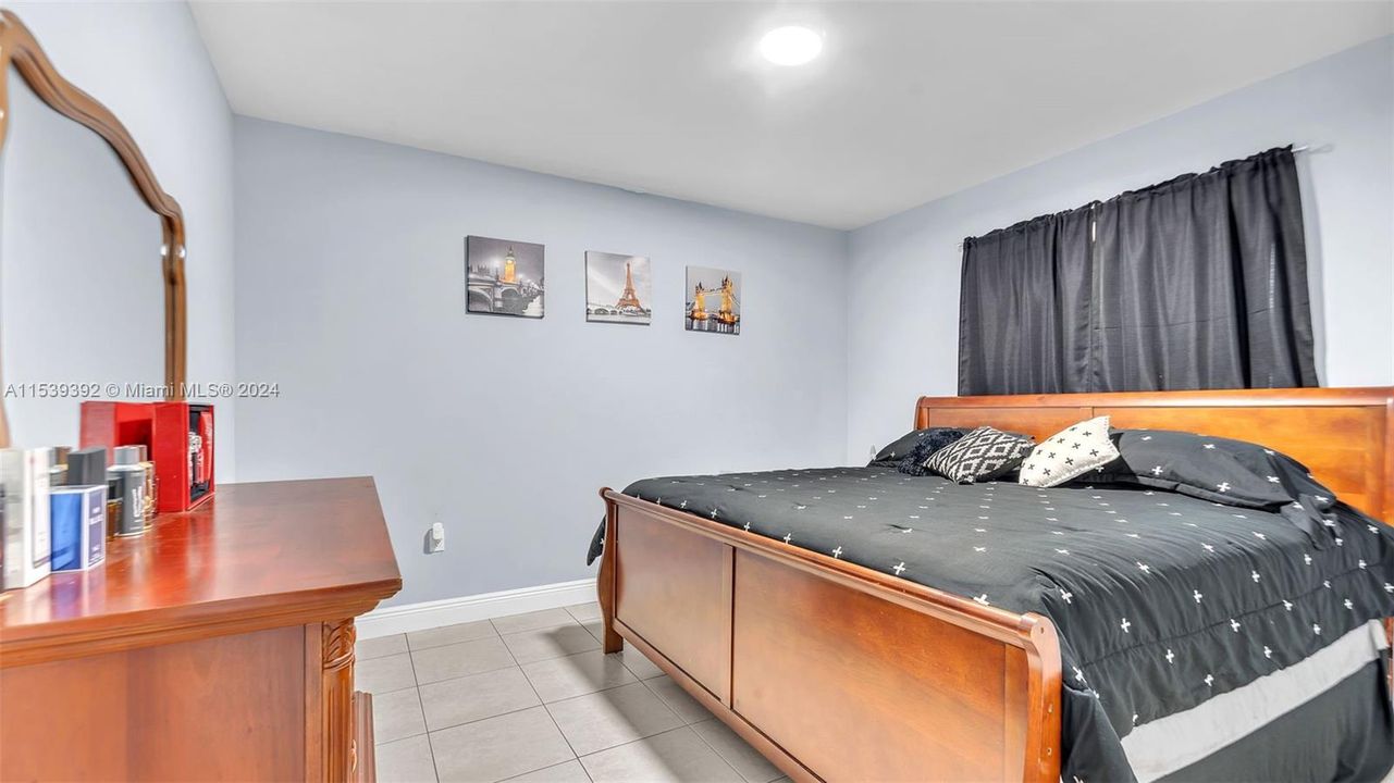 Active With Contract: $394,900 (3 beds, 2 baths, 1455 Square Feet)