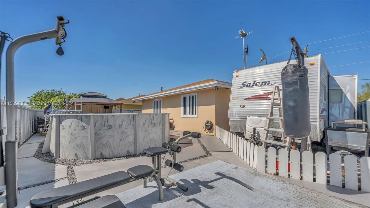 Active With Contract: $394,900 (3 beds, 2 baths, 1455 Square Feet)