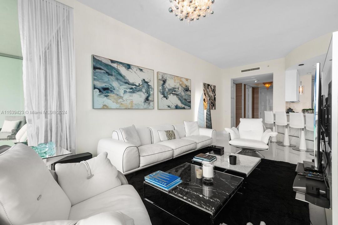 Recently Sold: $3,500,000 (2 beds, 2 baths, 2009 Square Feet)