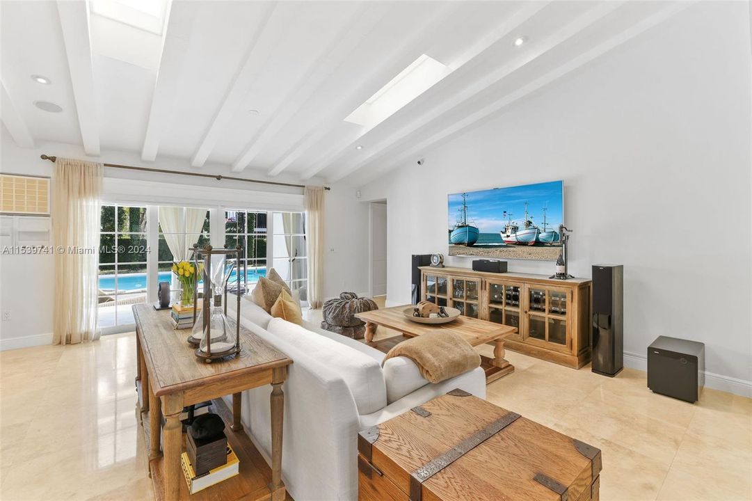 Active With Contract: $3,470,000 (4 beds, 3 baths, 2912 Square Feet)
