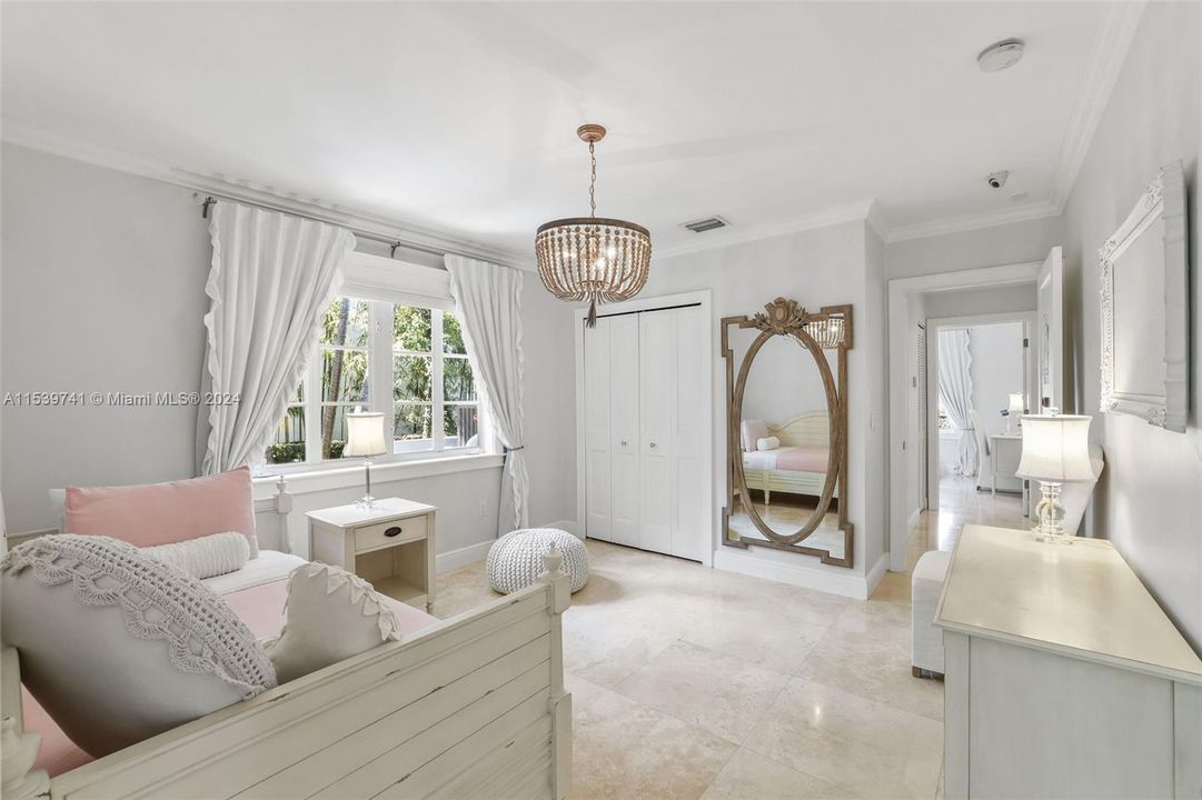 Active With Contract: $3,470,000 (4 beds, 3 baths, 2912 Square Feet)