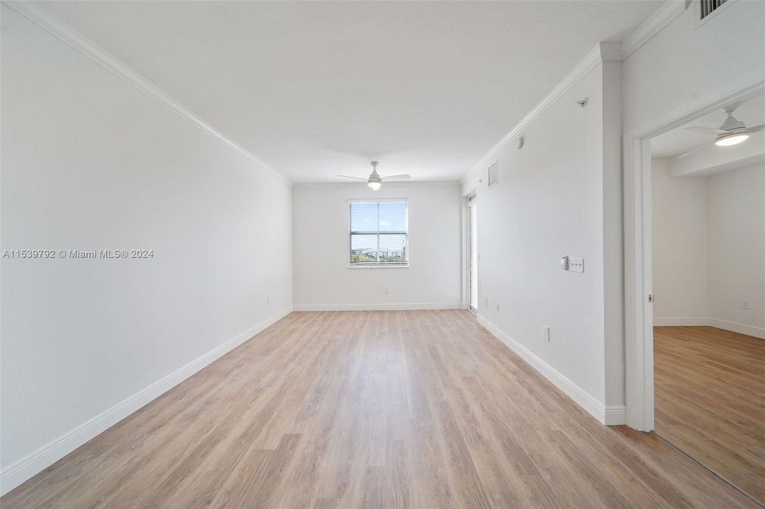 Active With Contract: $2,040 (1 beds, 1 baths, 778 Square Feet)